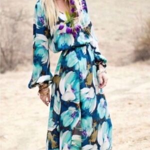 Show Me Your MuMu Jocelyn Maxi in Blue Tulips print, Size Small